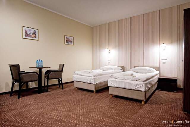 Отель Hotel Lord Кросно-20